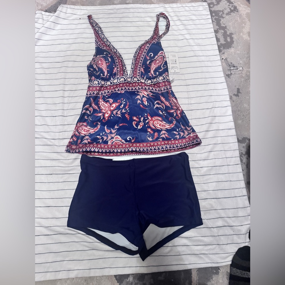 Cupshe Paisley Print Tankini Top & Short
Bottoms Set - Picture 4 of 6